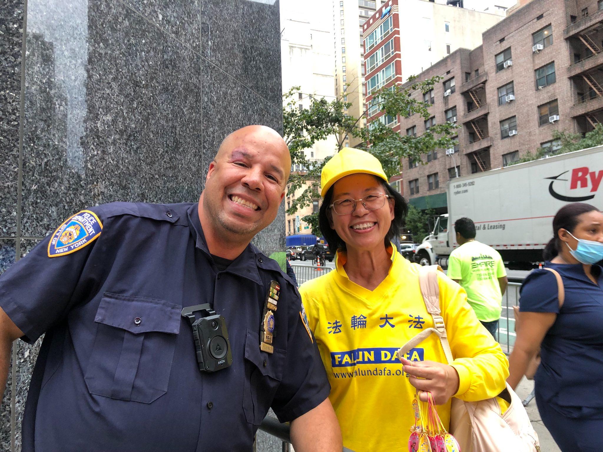 联合国大会 法轮功学员呼吁停止迫害法轮功 6 signal 2022 09 20 105804 002